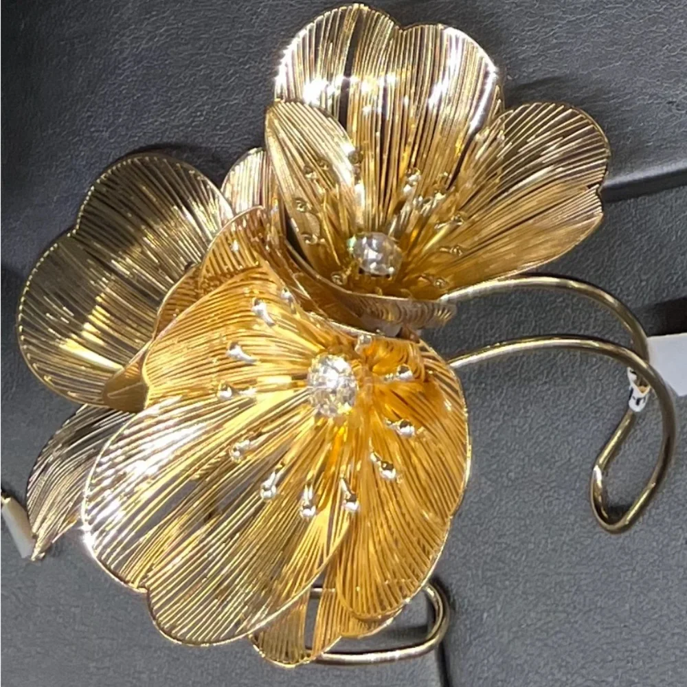 NWT ⚜️👑⚜️ Piper K  Accessories Crystal Flower Filigree Cuff Bracelet - Picture 4 of 11